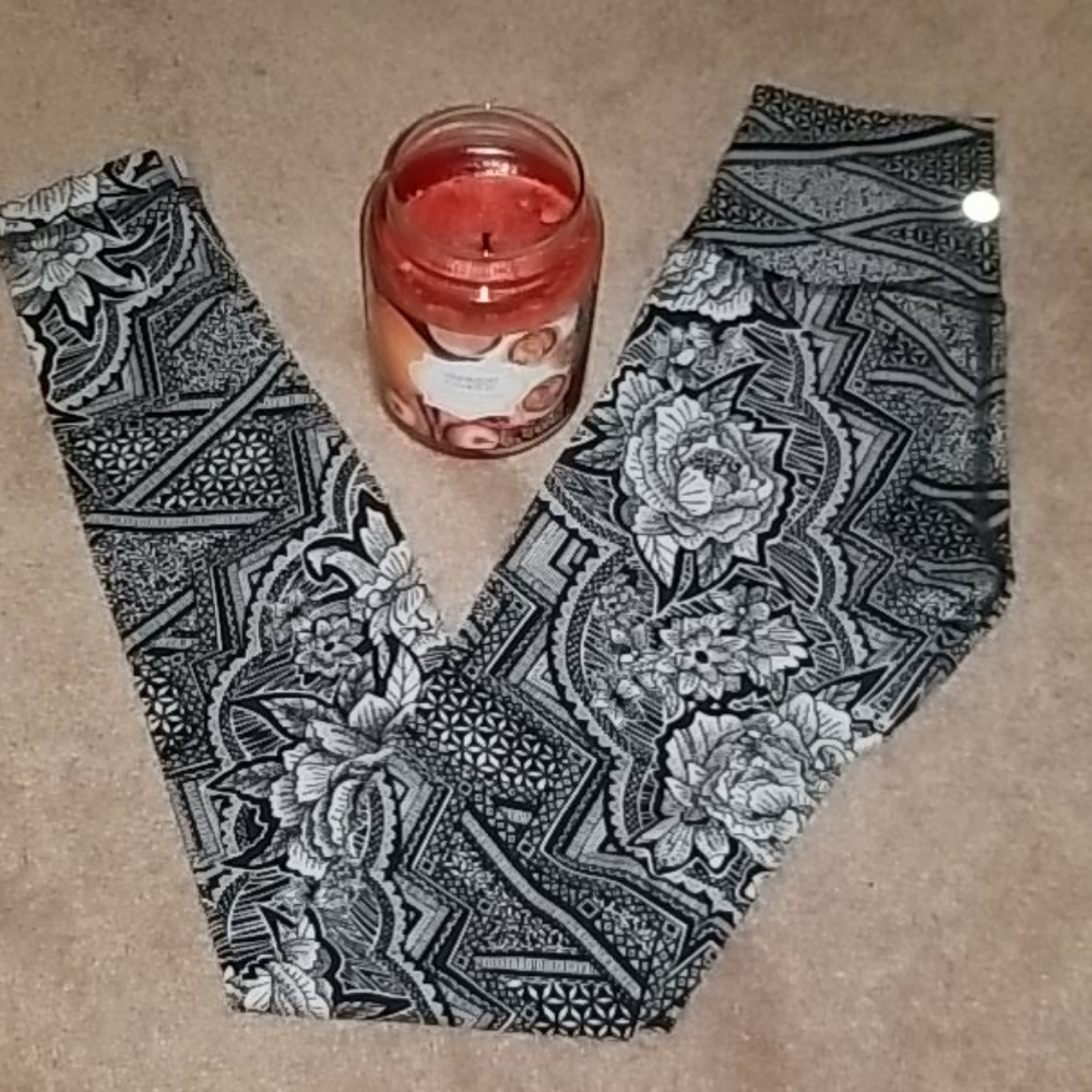 Lululemon leggings!